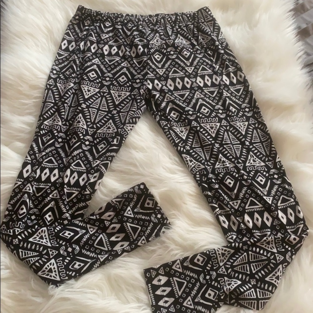 🌼Tribal print leggings